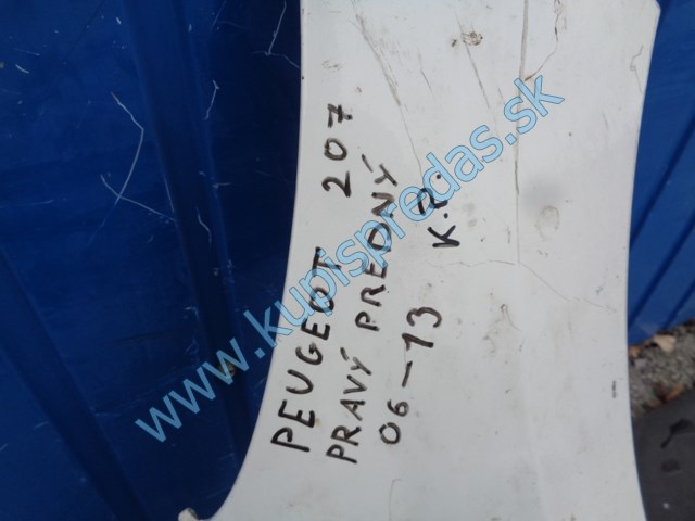 pravý predný blatník na peugeot 207 , 